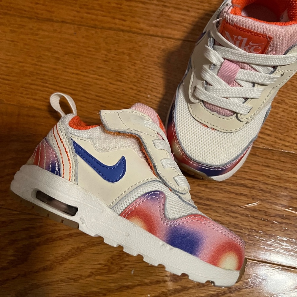 Nike Air Max 1 SE Easy On Sneakers